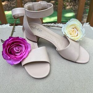 Clarks Cream Heels Elegant Block Design